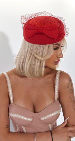 Капелюшок в елегантному французькому стилі