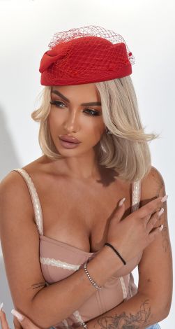 Капелюшок в елегантному французькому стилі