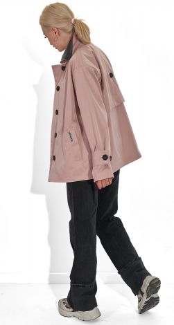 Жіночий верхній одяг