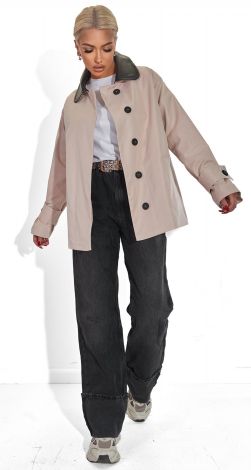 Жіночий верхній одяг