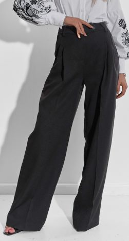 Костюми жіночі