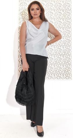 Красива шовкова блуза