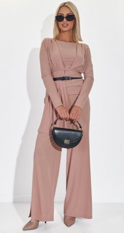 Костюми жіночі