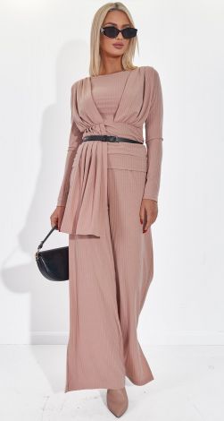 Костюми жіночі