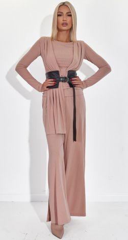 Костюми жіночі