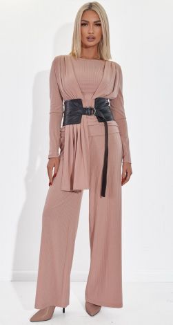 Костюми жіночі