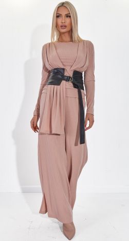 Костюми жіночі