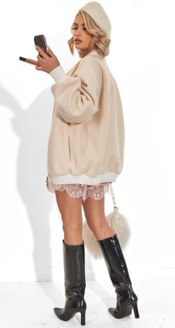 Жіночий верхній одяг