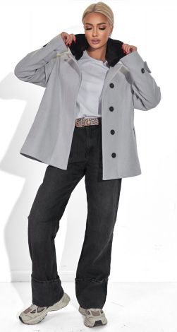 Жіночий верхній одяг