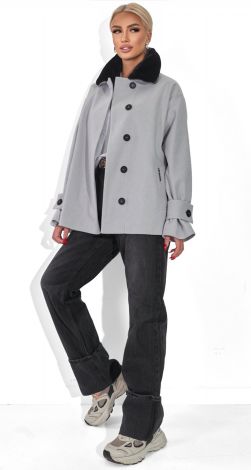 Жіночий верхній одяг