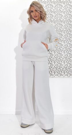 Теплий костюм з  вишивкою