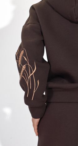 Теплий костюм з  вишивкою