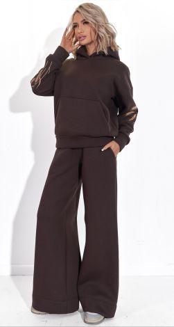 Теплий костюм з  вишивкою