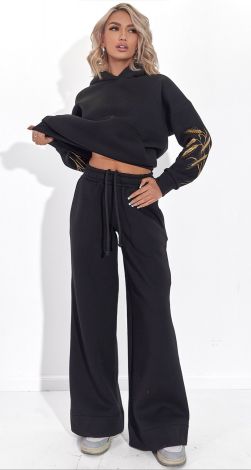 Теплий костюм з  вишивкою