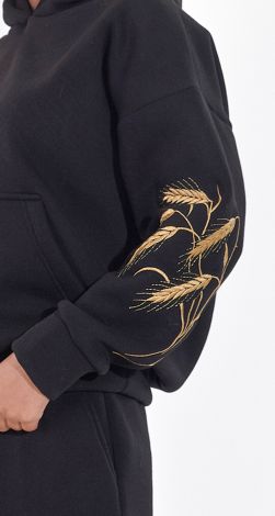 Теплий костюм з  вишивкою