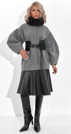 Жіночий верхній одяг