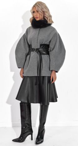 Жіночий верхній одяг