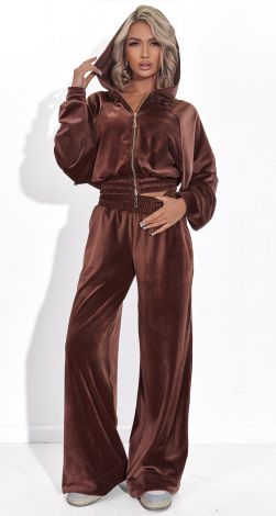 Костюми жіночі