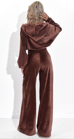 Костюми жіночі