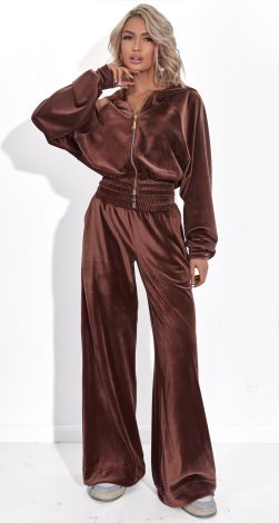 Костюми жіночі