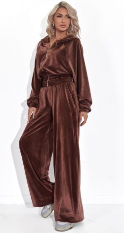 Костюми жіночі