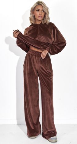 Костюми жіночі