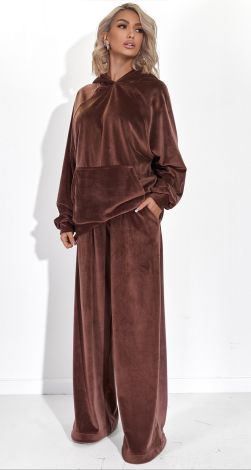 Костюми жіночі