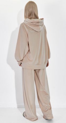 Костюми жіночі