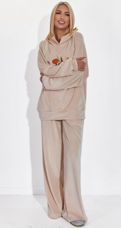 Костюми жіночі