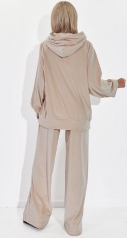 Костюми жіночі