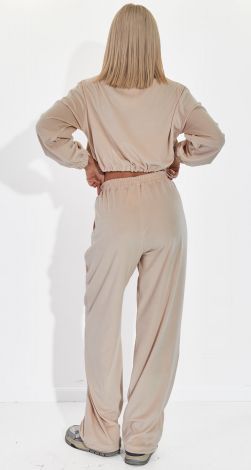 Костюми жіночі