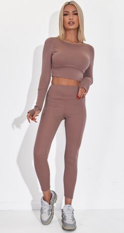 Костюми жіночі