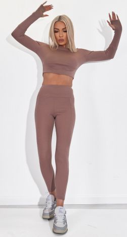 Костюми жіночі