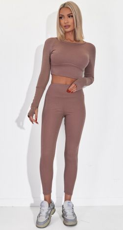 Костюми жіночі