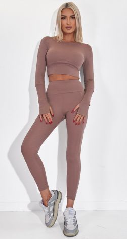 Костюми жіночі