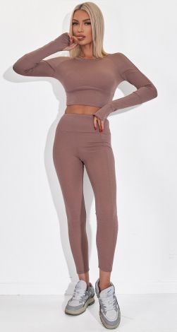 Костюми жіночі