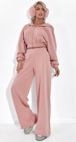 Костюми жіночі