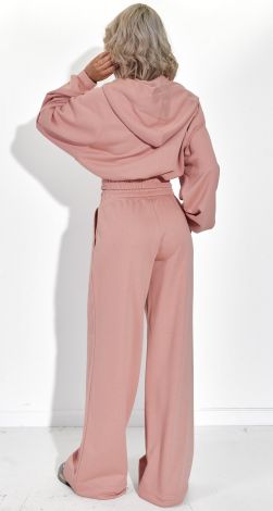 Костюми жіночі