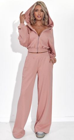 Костюми жіночі