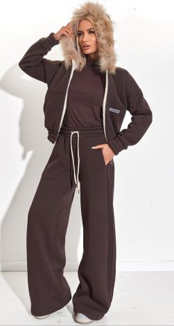 Костюми жіночі