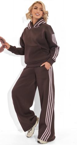 Костюми жіночі