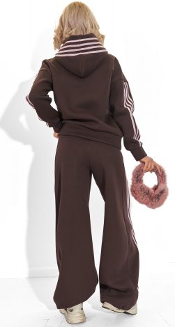 Костюми жіночі