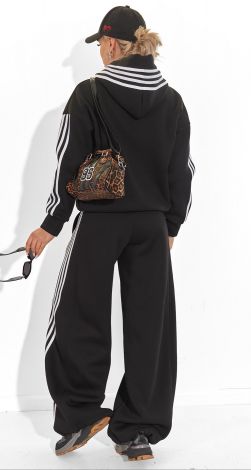 Костюми жіночі