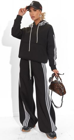 Костюми жіночі