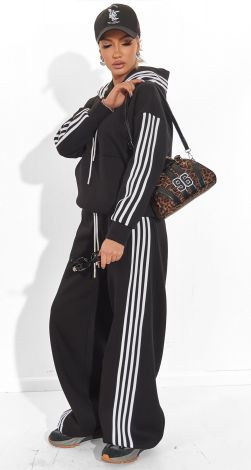 Костюми жіночі