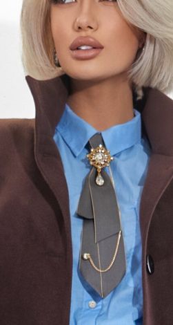 Галстук с декором — must-have этого сезона