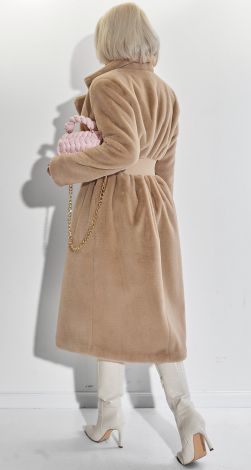 Жіночий верхній одяг