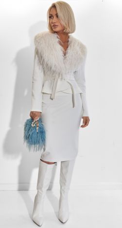 Красивий костюм трансформер