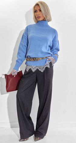 Светр оверсайз з високим горлом та розрізами