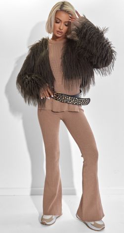 Жіночий верхній одяг